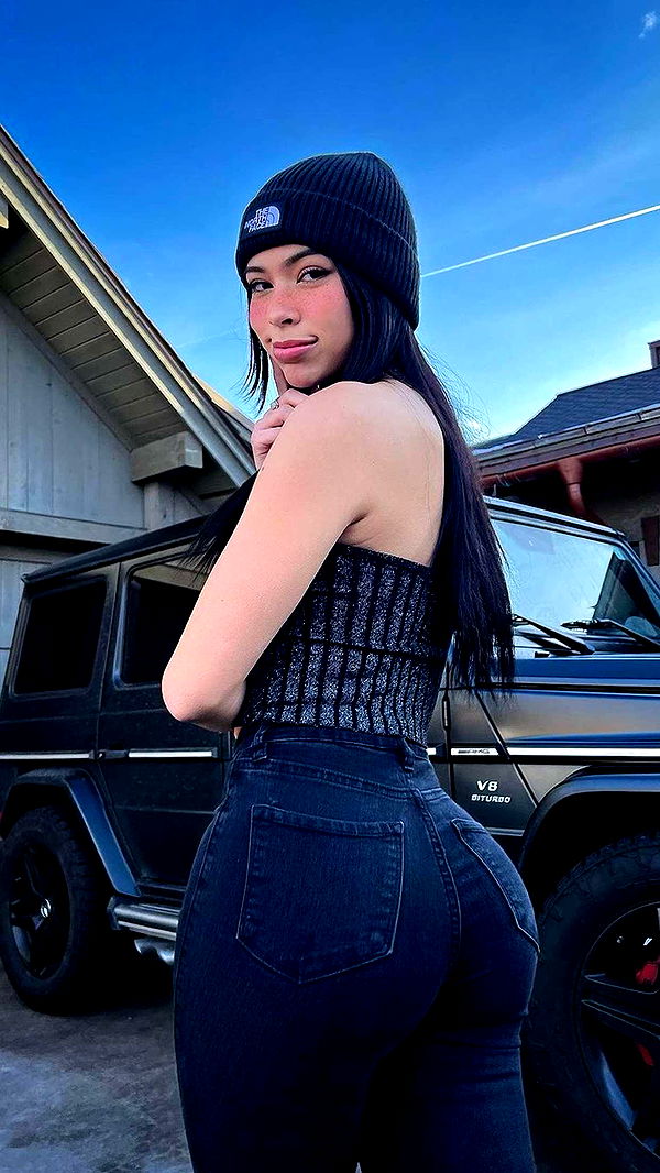 aishahsofeyy image ~ Altpins