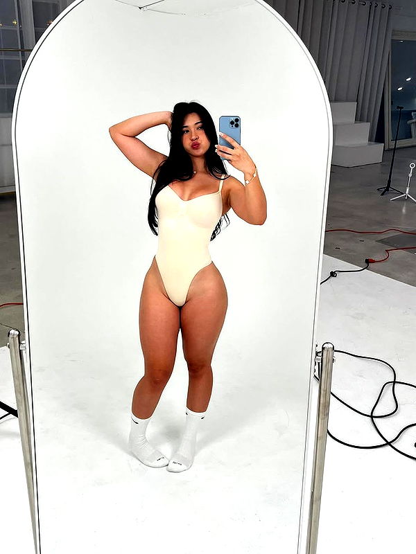 aishahsofeyy image ~ Altpins