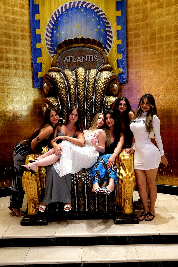 aishahsofeyy image ~ Altpins