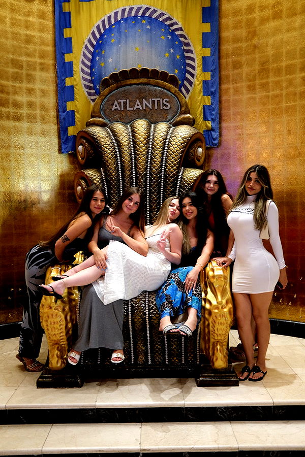 aishahsofeyy image ~ Altpins