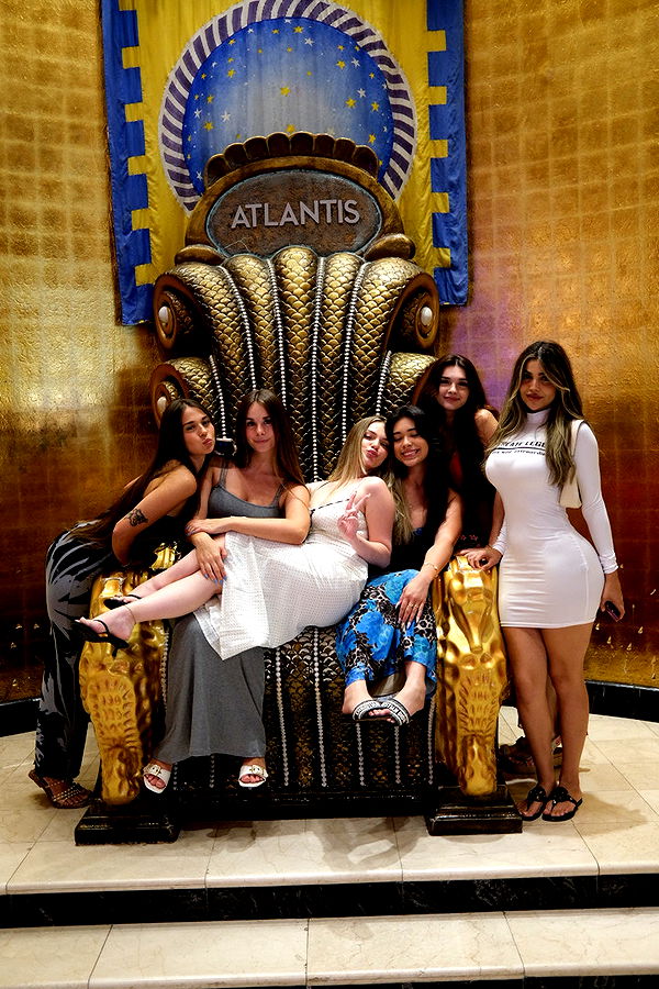 aishahsofeyy image ~ Altpins