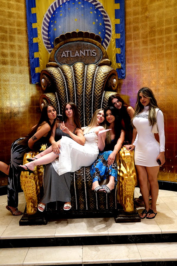 aishahsofeyy image ~ Altpins