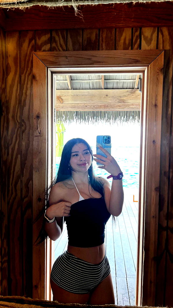 aishahsofeyy image ~ Altpins