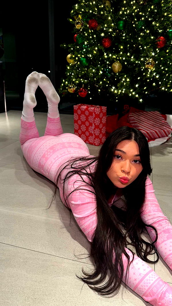 aishahsofeyy image ~ Altpins