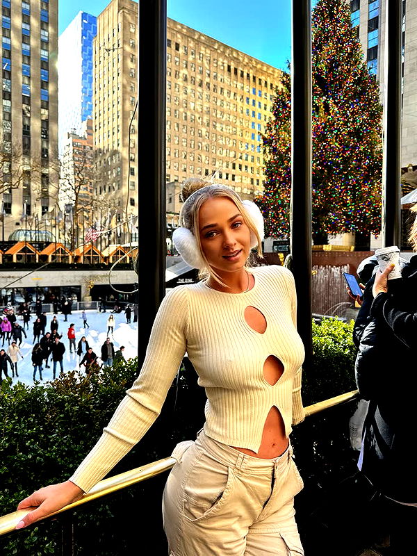 alexaadams30 image ~ Altpins