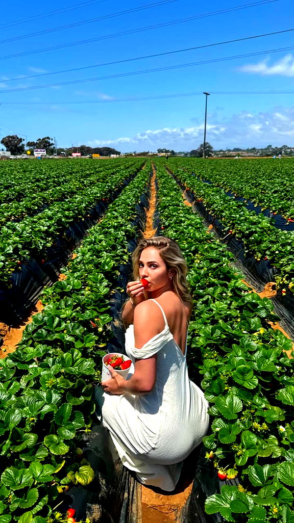 alexaadams30 image ~ Altpins