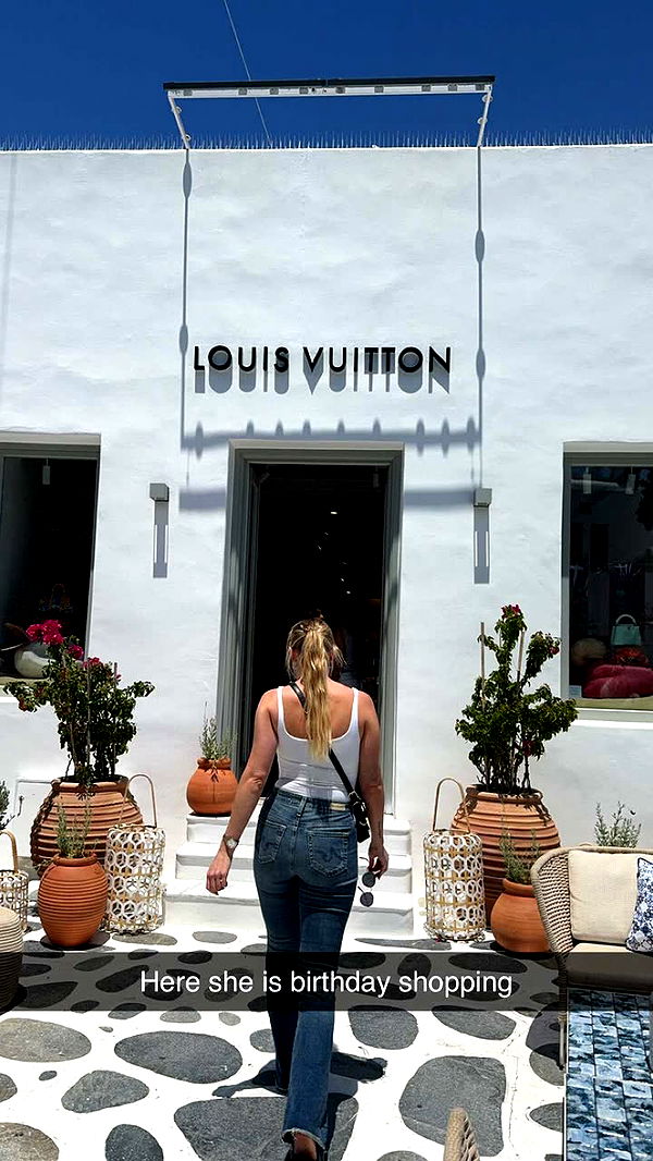 alexaadams30 image ~ Altpins