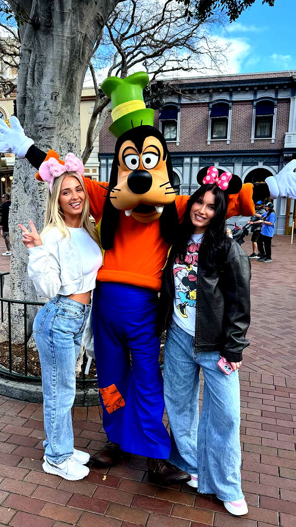 alexaadams30 image ~ Altpins