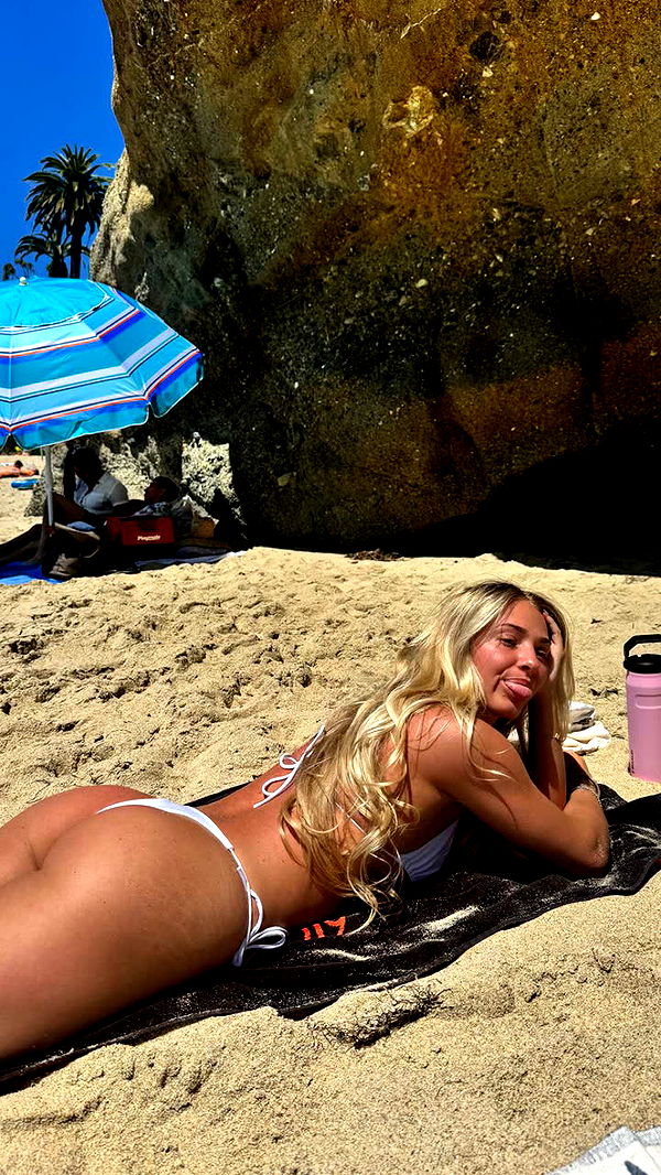 alexaadams30 image ~ Altpins