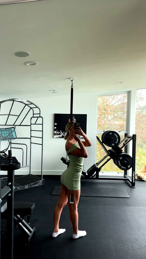 alexaadams30 image ~ Altpins