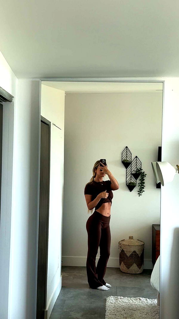 alexaadams30 image ~ Altpins