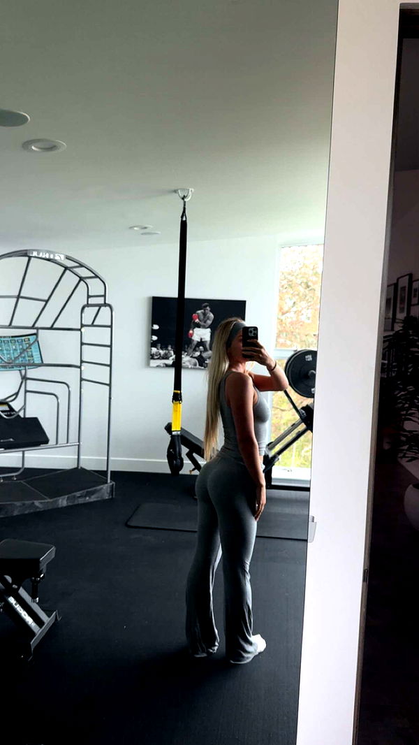 alexaadams30 image ~ Altpins