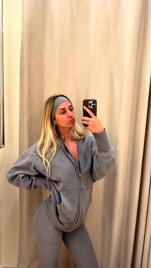 alexaadams30 image ~ Altpins