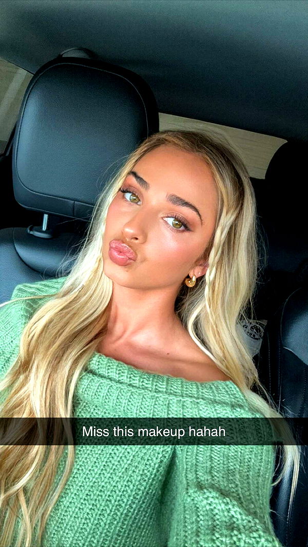 alexaadams30 image ~ Altpins