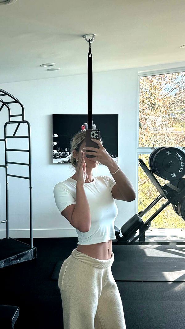 alexaadams30 image ~ Altpins