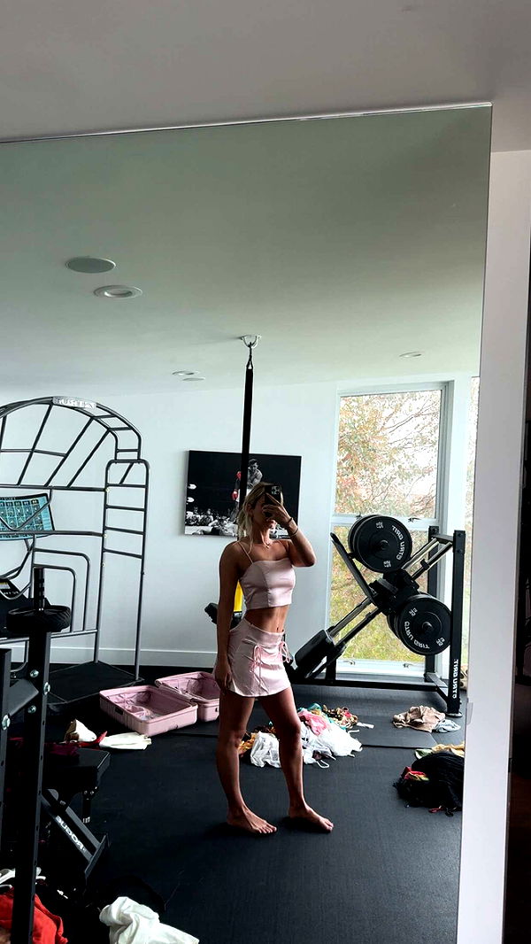 alexaadams30 image ~ Altpins