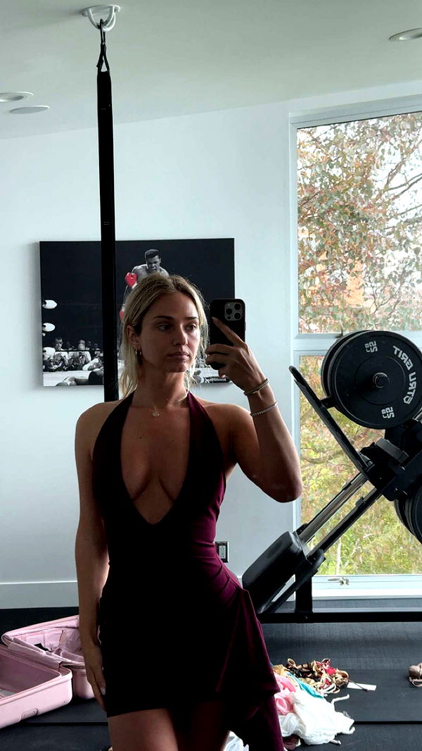 alexaadams30 image ~ Altpins