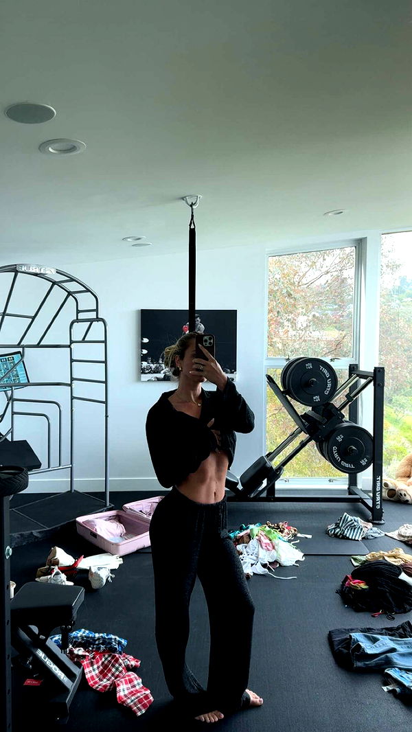 alexaadams30 image ~ Altpins