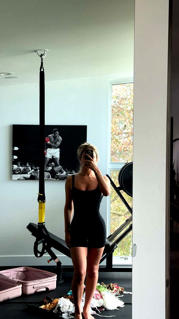 alexaadams30 image ~ Altpins