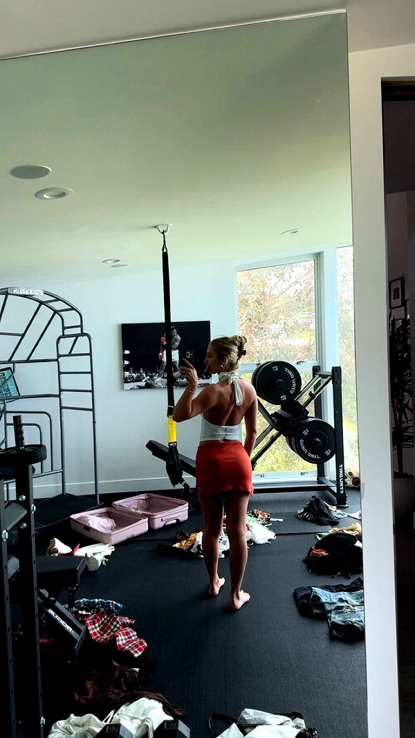 alexaadams30 image ~ Altpins