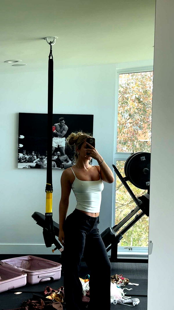 alexaadams30 image ~ Altpins