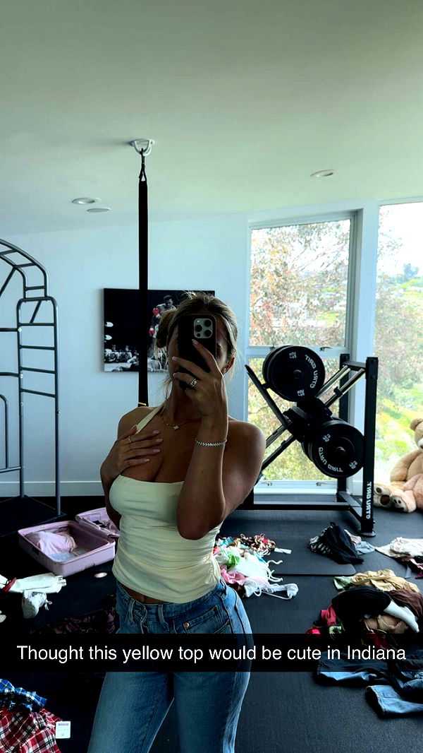 alexaadams30 image ~ Altpins