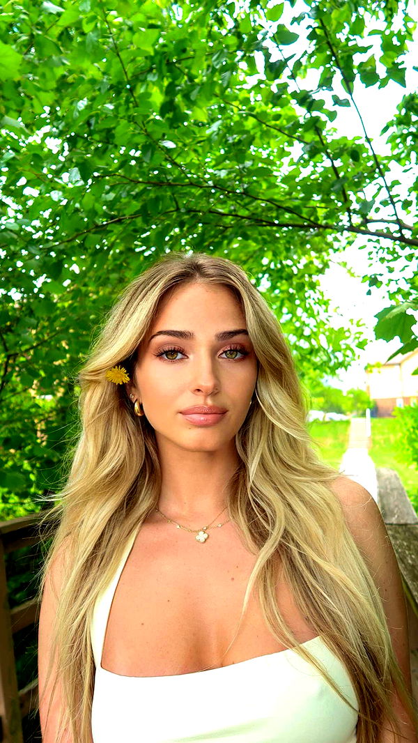 alexaadams30 image ~ Altpins