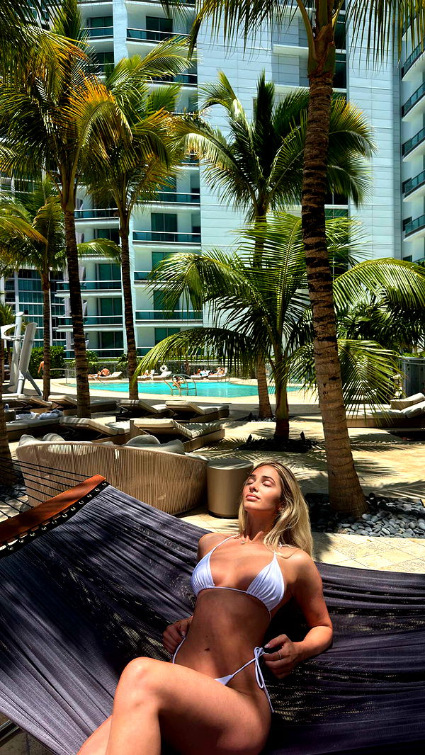 alexaadams30 image ~ Altpins