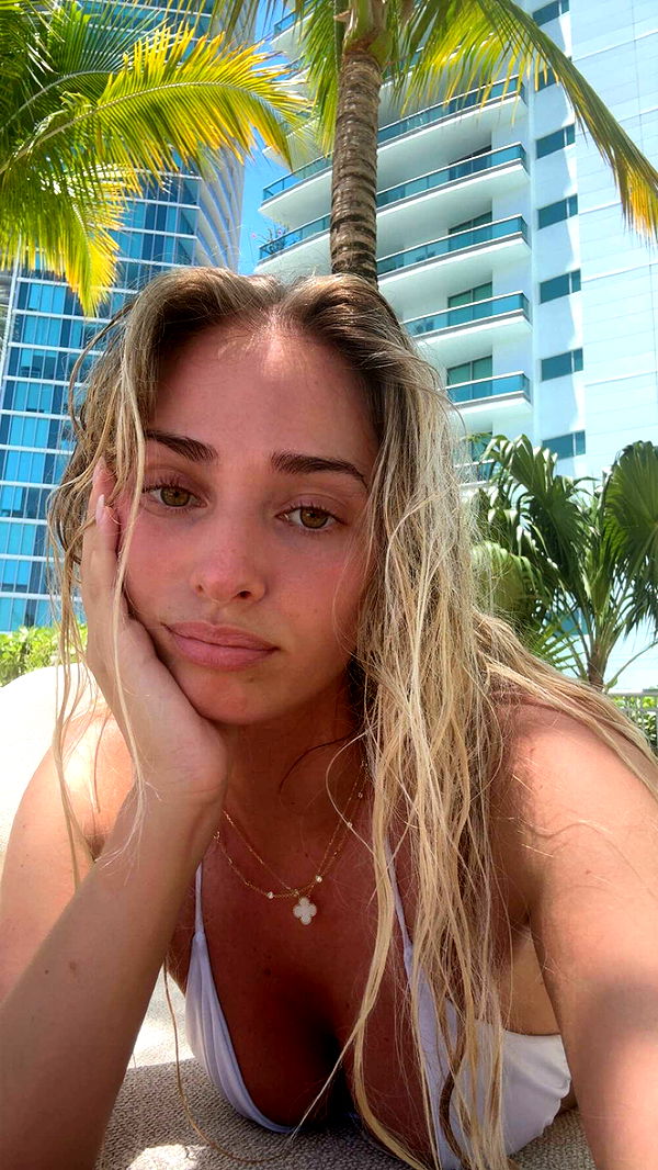 alexaadams30 image ~ Altpins