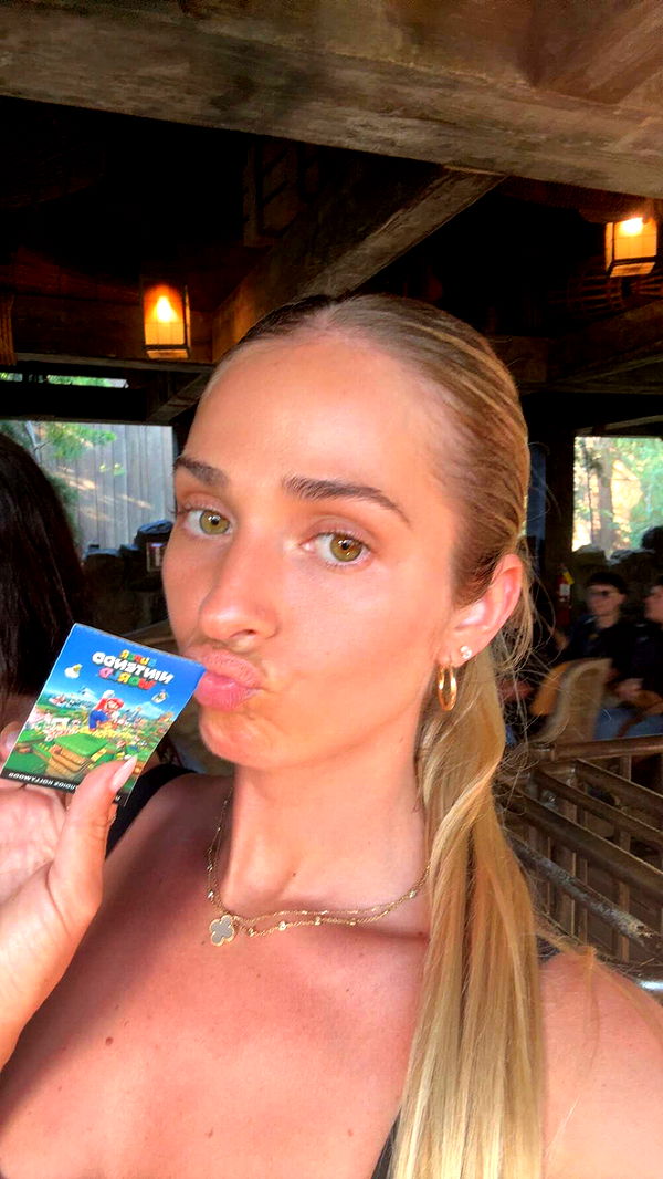 alexaadams30 image ~ Altpins