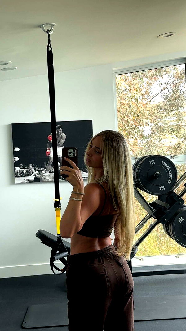 alexaadams30 image ~ Altpins