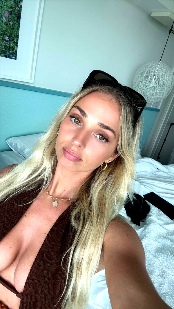 alexaadams30 image ~ Altpins