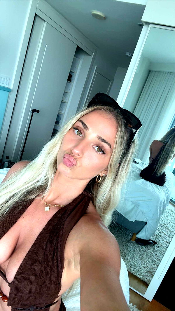 alexaadams30 image ~ Altpins