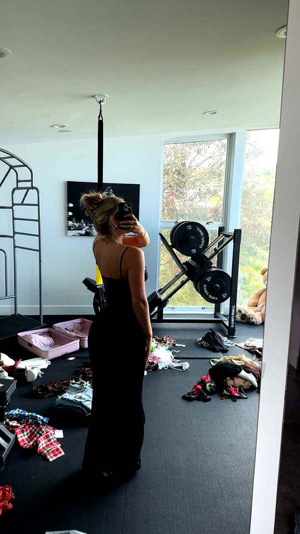 alexaadams30 image ~ Altpins