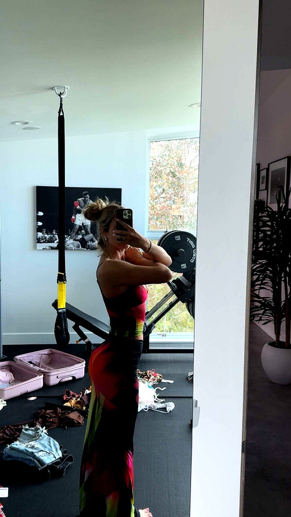 alexaadams30 image ~ Altpins