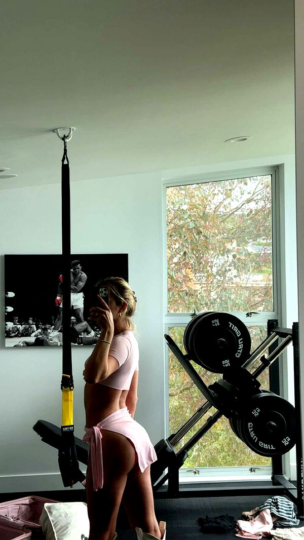 alexaadams30 image ~ Altpins