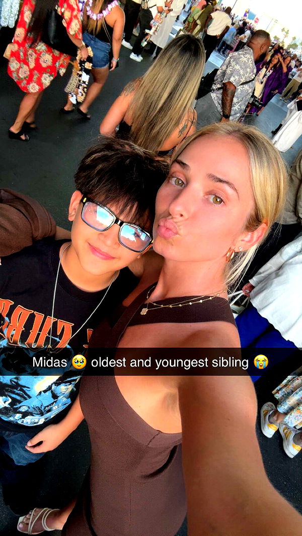 alexaadams30 image ~ Altpins