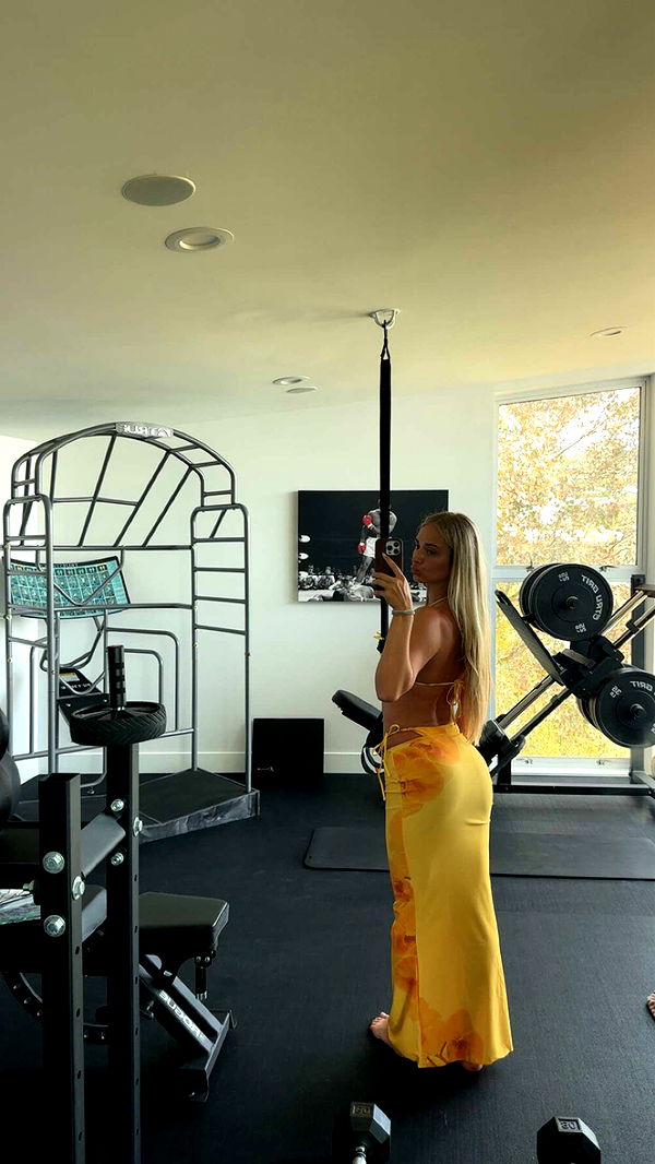 alexaadams30 image ~ Altpins