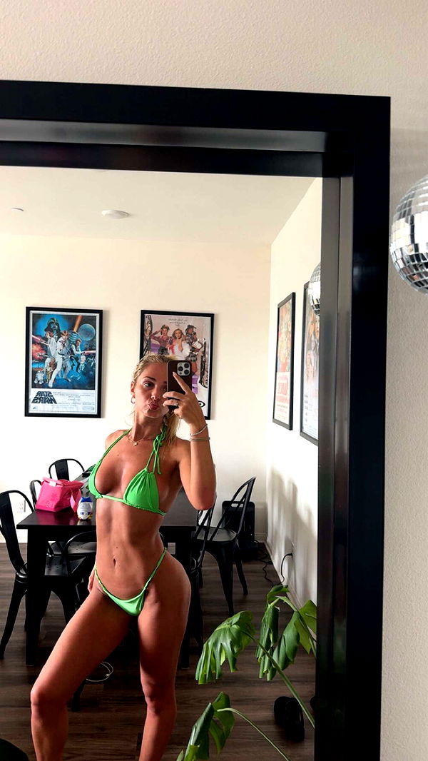 alexaadams30 image ~ Altpins