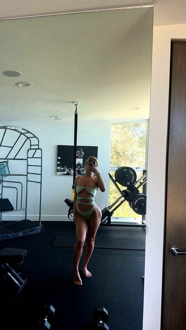 alexaadams30 image ~ Altpins