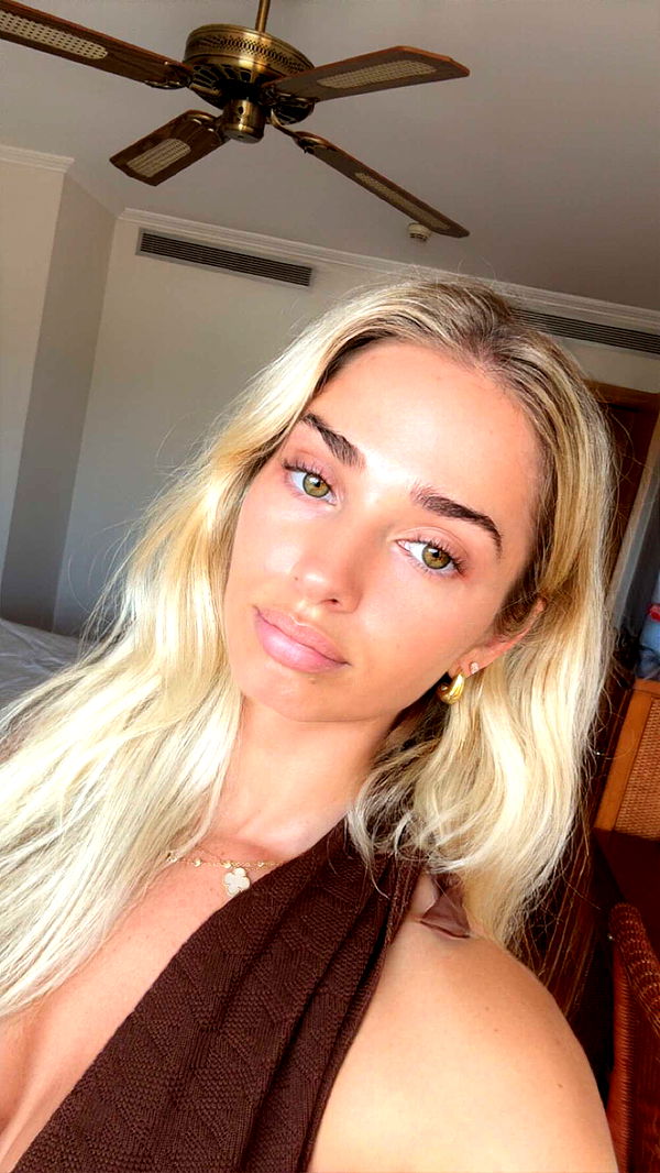 alexaadams30 image ~ Altpins