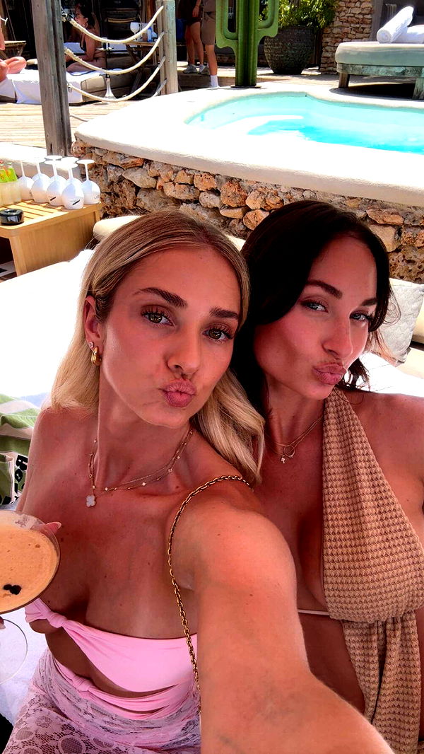 alexaadams30 image ~ Altpins