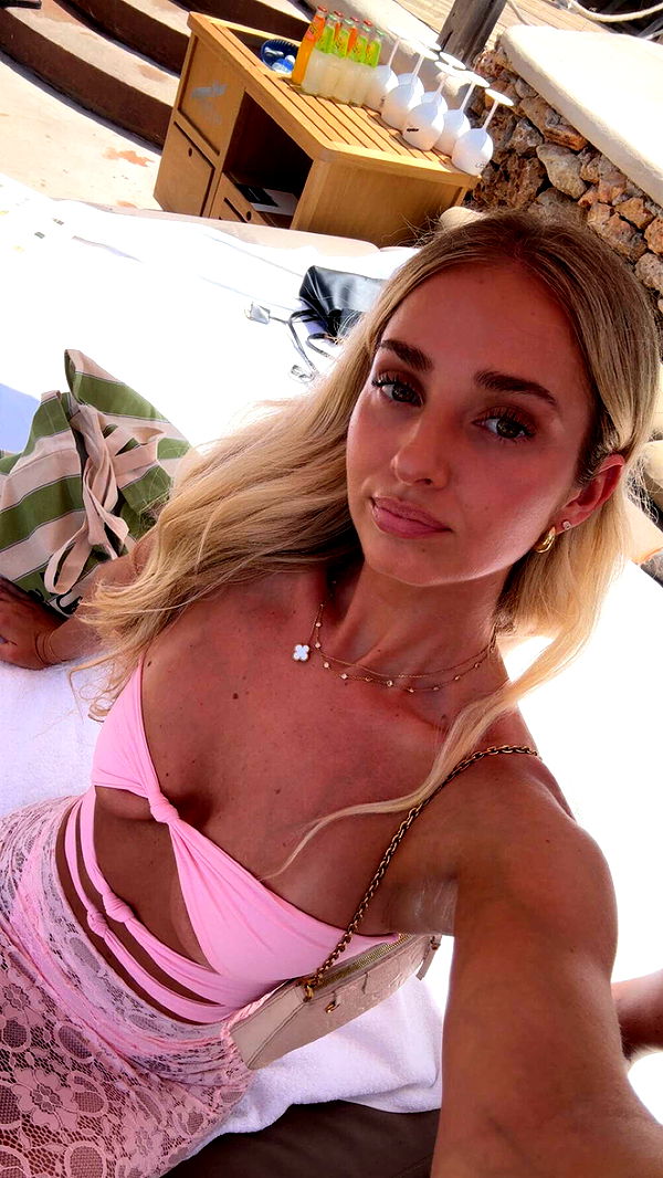 alexaadams30 image ~ Altpins