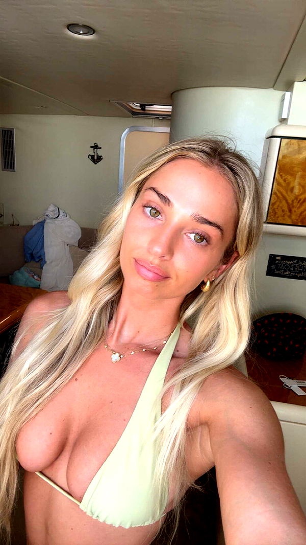 alexaadams30 image ~ Altpins