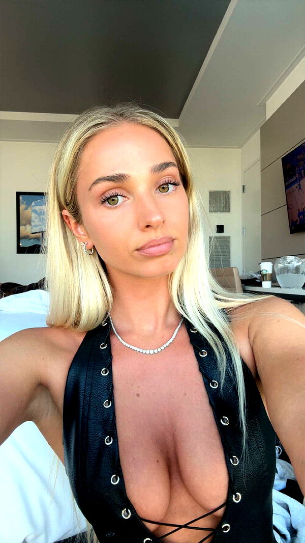 alexaadams30 image ~ Altpins