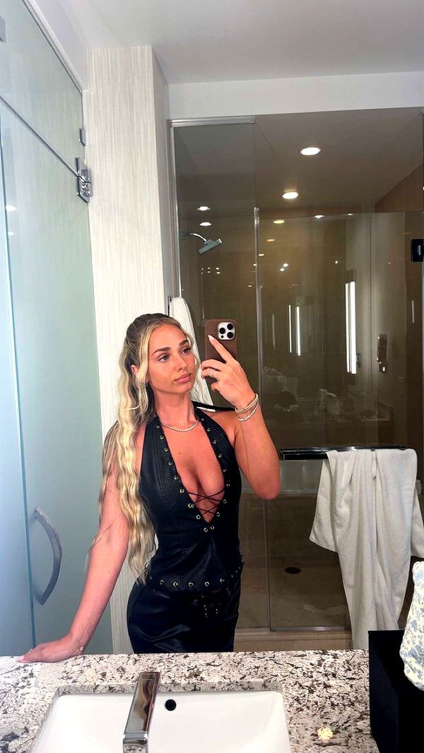 alexaadams30 image ~ Altpins