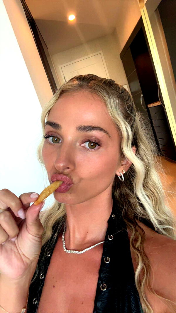 alexaadams30 image ~ Altpins