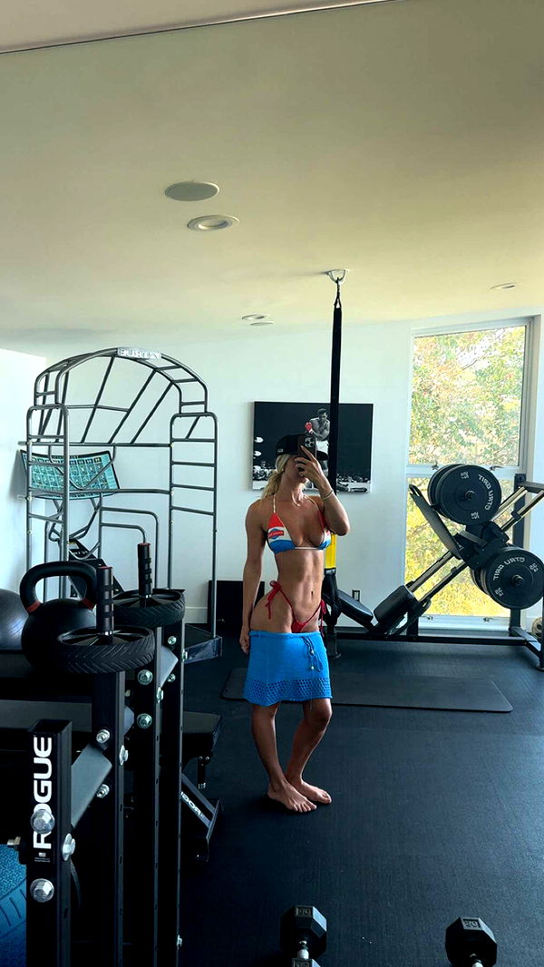 alexaadams30 image ~ Altpins