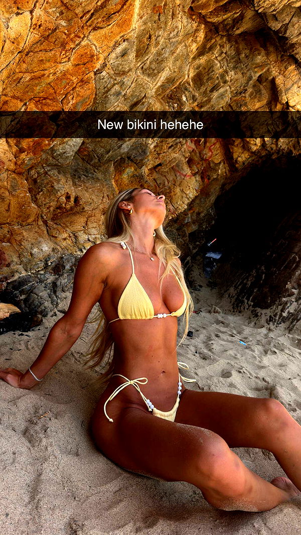 alexaadams30 image ~ Altpins