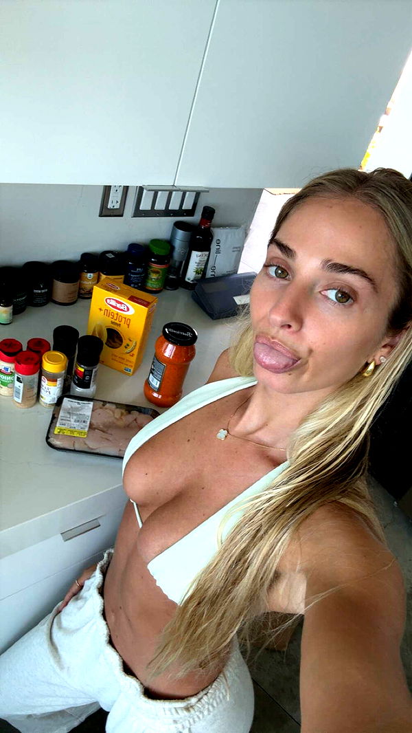 alexaadams30 image ~ Altpins